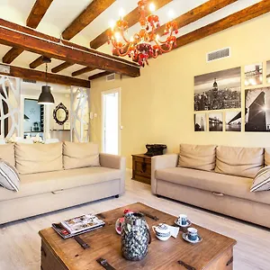 https://apartamento-plaza-de-la-font-2.catalonia-hotels.com